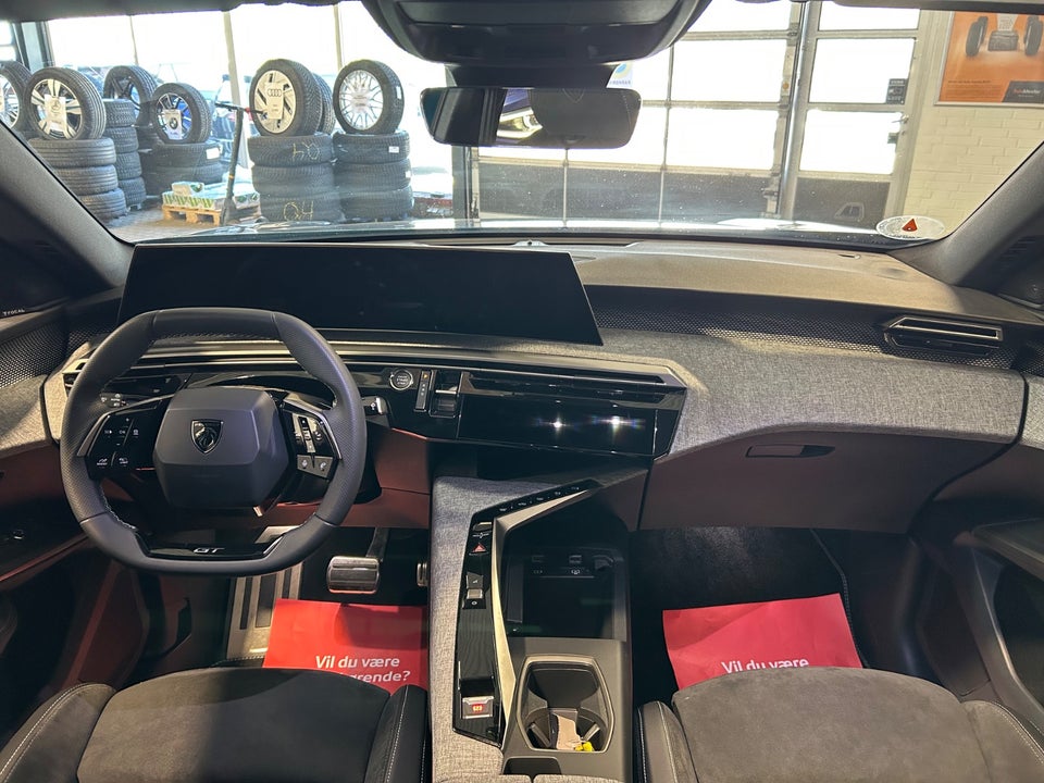 Peugeot e-3008 77 GT Pack AWD 5d