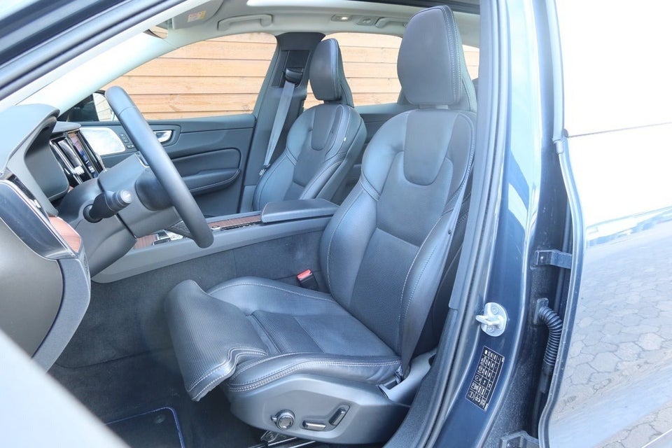 Volvo XC60 2,0 T8 ReCharge Ultimate Dark aut. AWD 5d