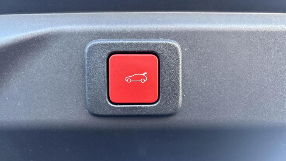 Peugeot e-3008 77 GT 5d