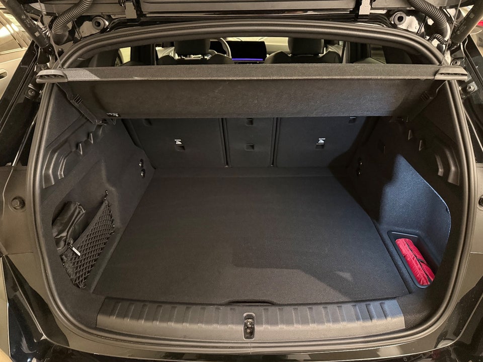 BMW iX1 xDrive30 Fully Charged 5d