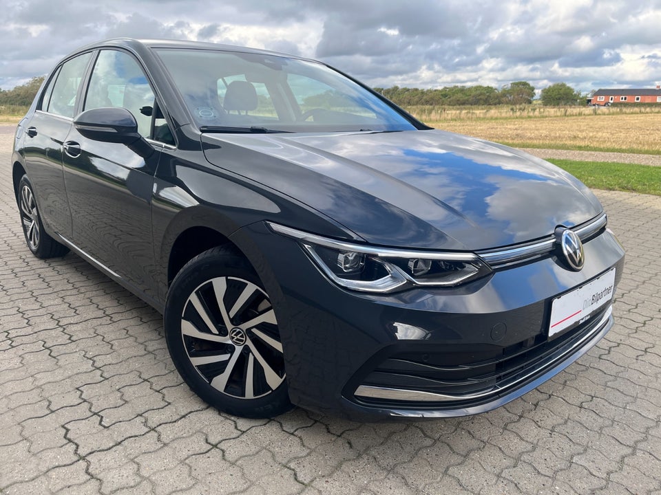 VW Golf VIII 1,4 eHybrid DSG 5d