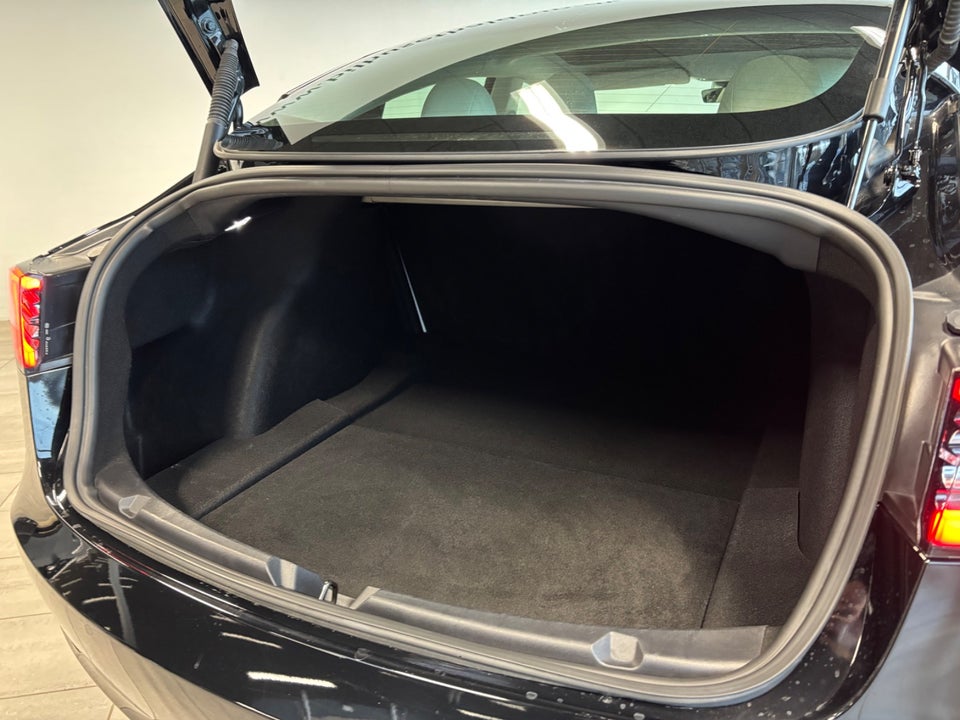 Tesla Model 3 Long Range AWD 4d