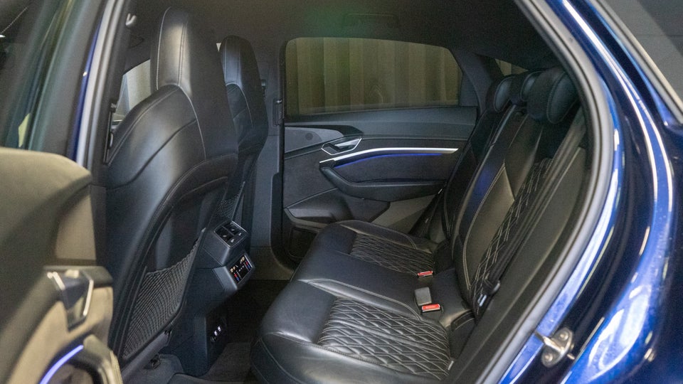 Audi e-tron 55 S-line Sportback quattro 5d