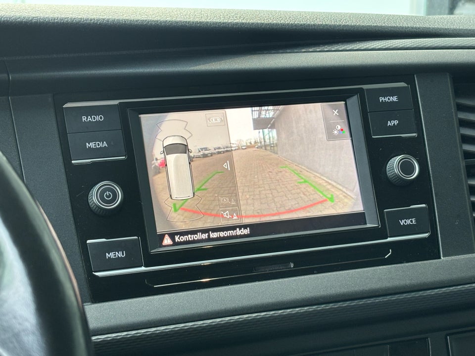 VW Transporter 2,0 TDi 150 Kassevogn DSG kort