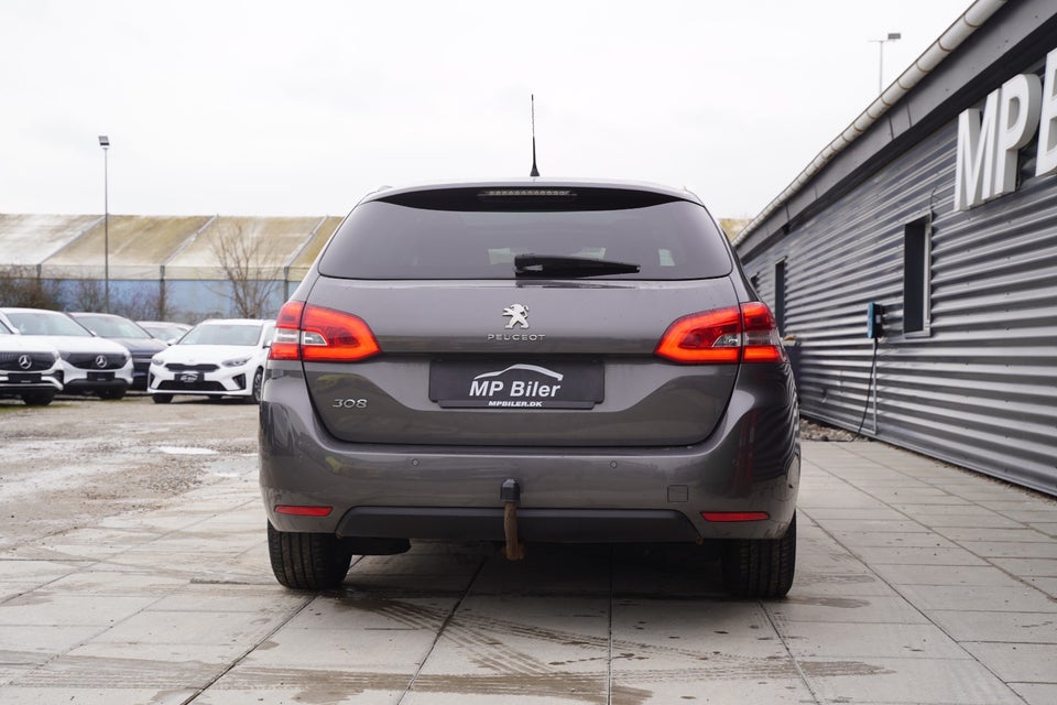 Peugeot 308 1,6 BlueHDi 120 Selection Sky SW 5d