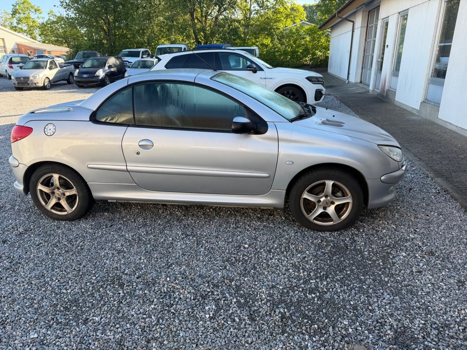 Peugeot 206 1,6 16V CC 2d