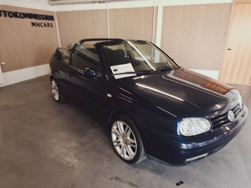 VW Golf IV 1,6 Trendline Cabriolet 2d