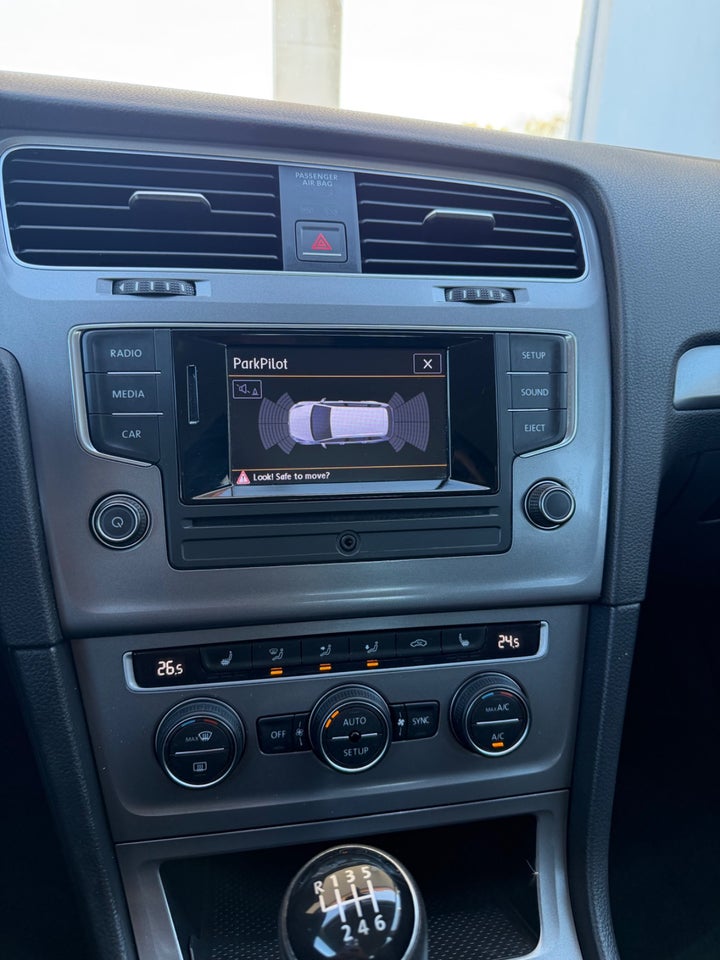 VW Golf VII 1,2 TSi 105 Trendline Variant BMT 5d