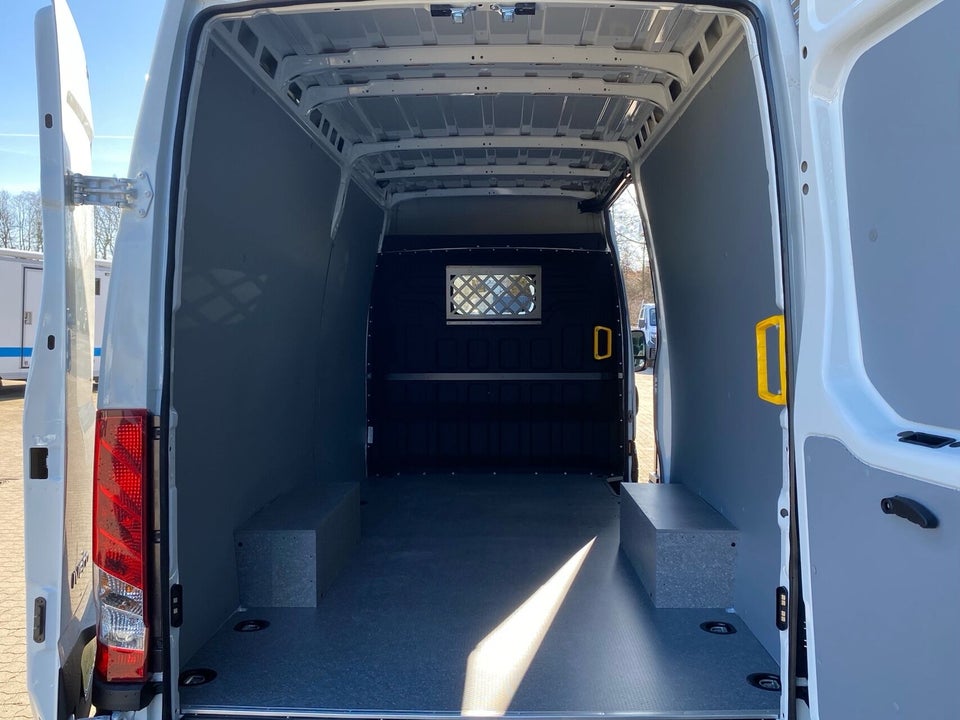 Iveco Daily 3,0 35S18 12m³ Van AG8