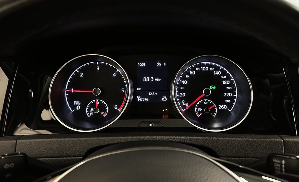 VW Golf VII 1,6 TDi 115 IQ.Drive Variant DSG 5d