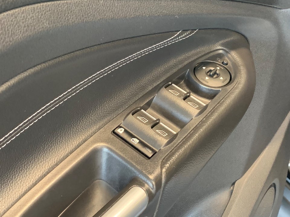 Ford C-MAX 1,0 SCTi 125 Titanium 5d