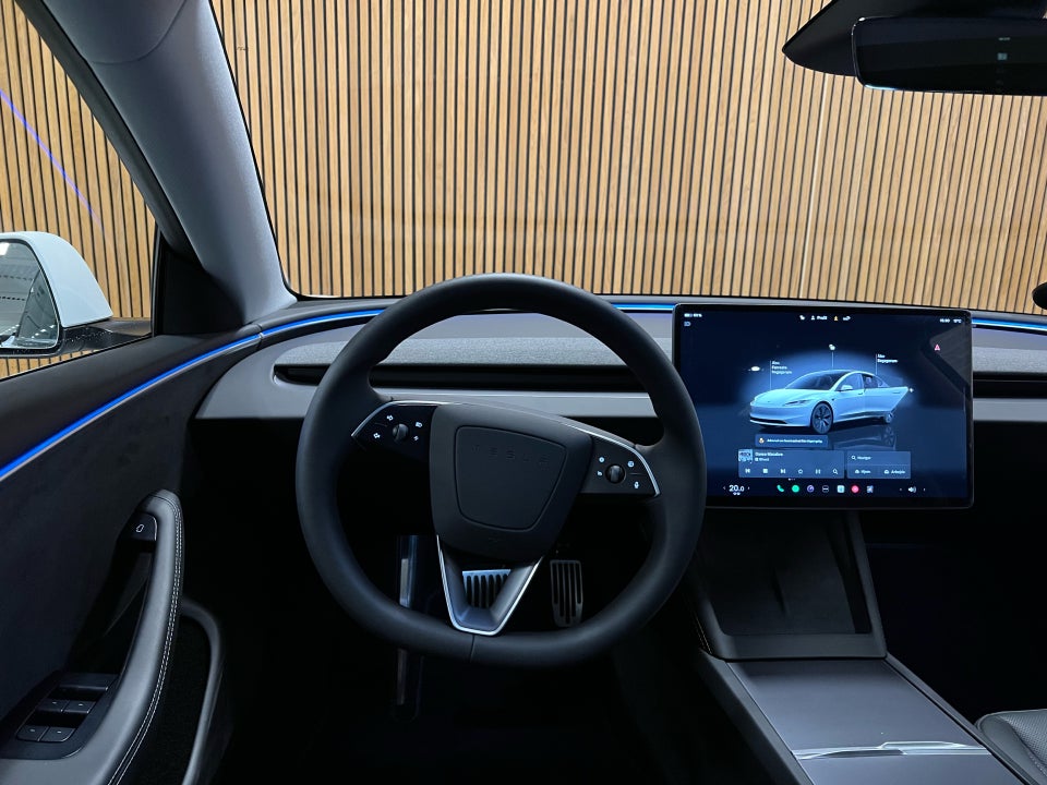 Tesla Model 3 Long Range AWD 4d