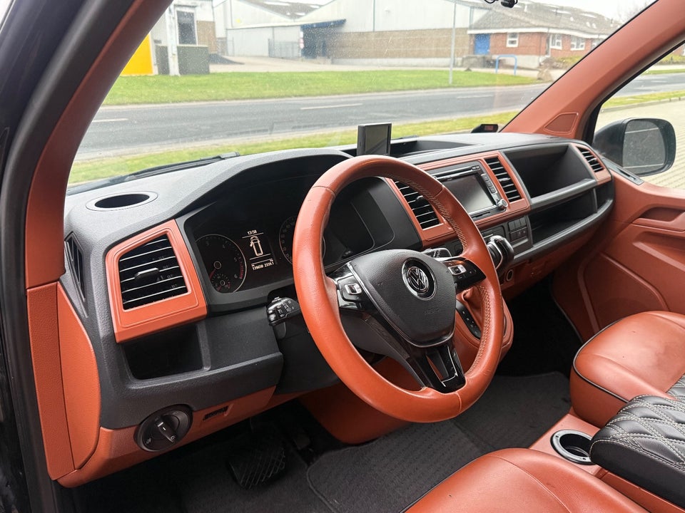 VW Transporter 2,0 TDi 140 Kombi lang 4d