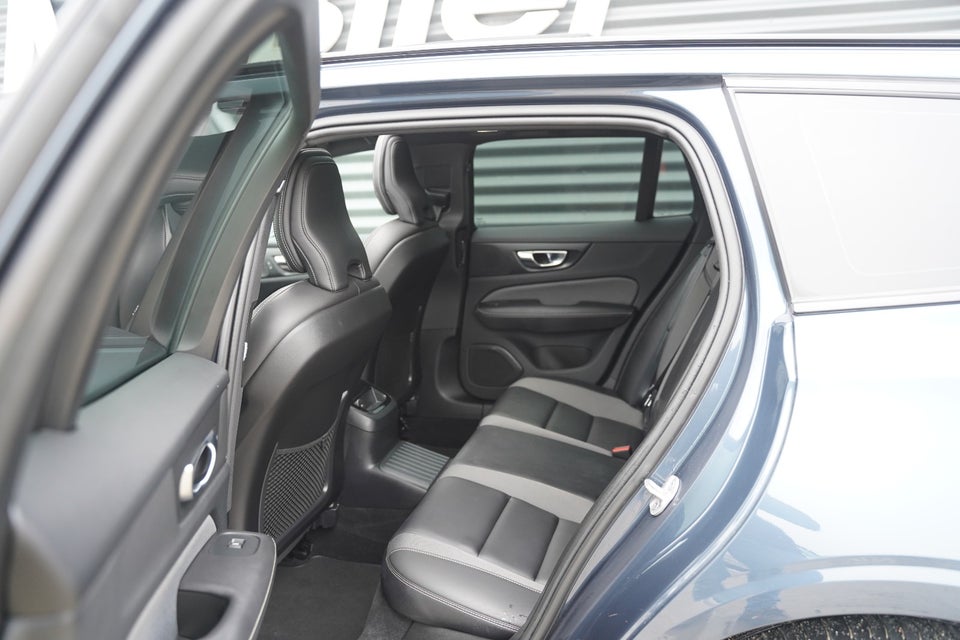 Volvo V60 2,0 T6 ReCharge R-Design aut. AWD 5d