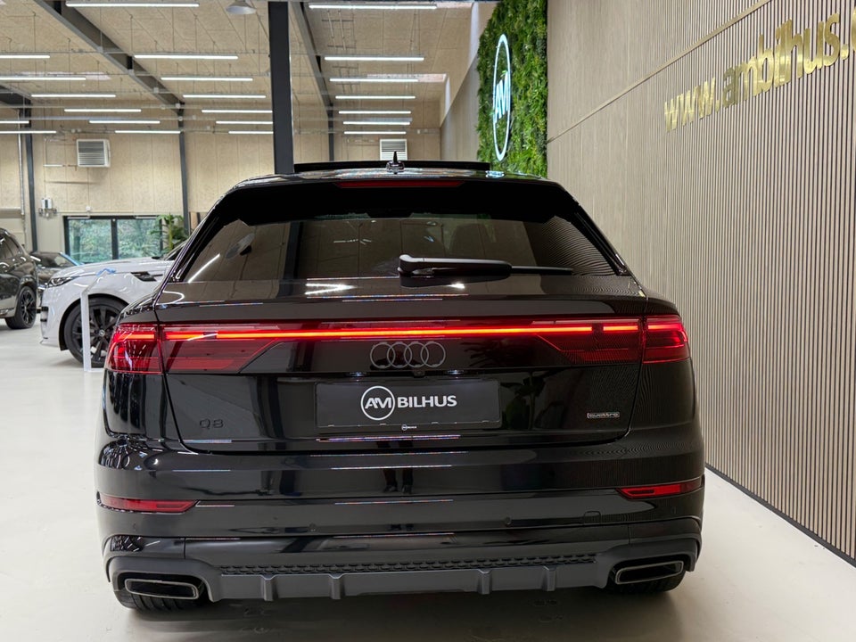 Audi Q8 60 TFSie S-line Edition quattro Tiptr. 5d
