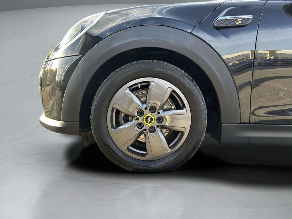 MINI Cooper SE Essential 3d