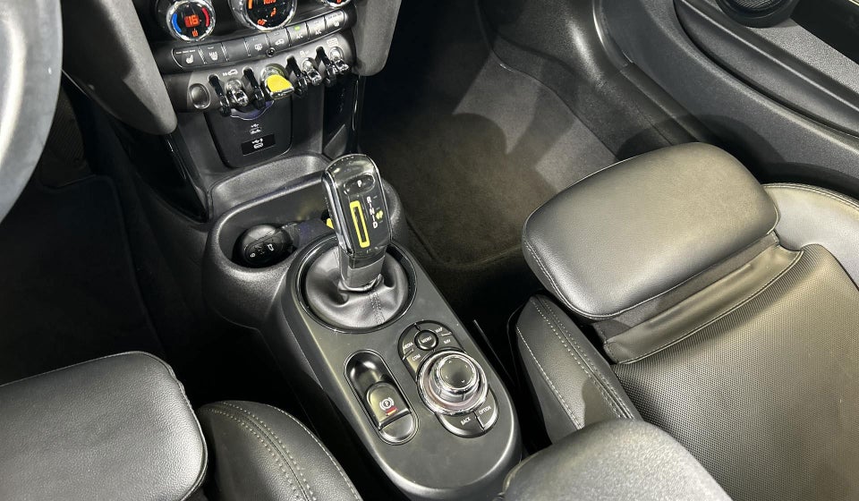 MINI Cooper SE Camden Edition 3d