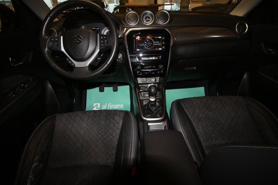 Suzuki Vitara 1,0 Boosterjet Adventure Hit 5d