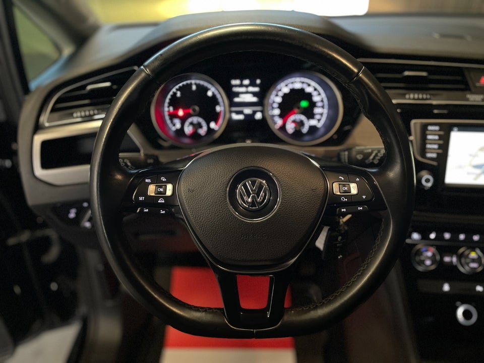 VW Touran 2,0 TDi 150 Comfortline DSG 7prs 5d