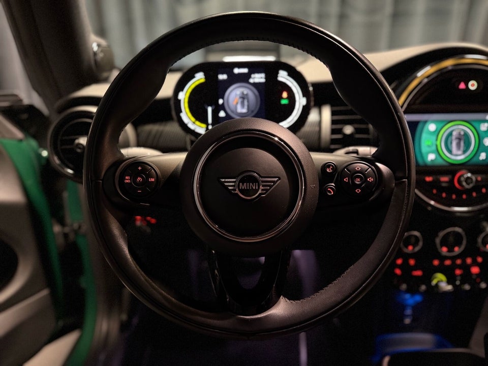 MINI Cooper SE Trim L 3d