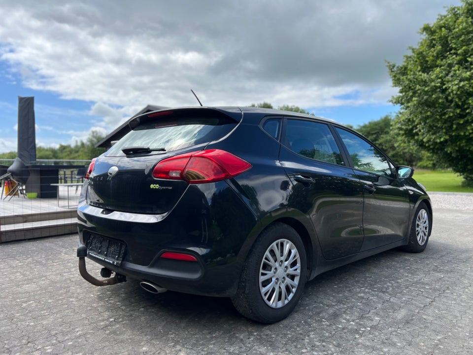 Kia Ceed 1,6 CRDi 128 Active+ 5d