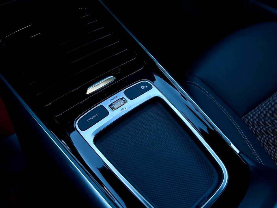 Mercedes EQA300 Progressive 4Matic 5d