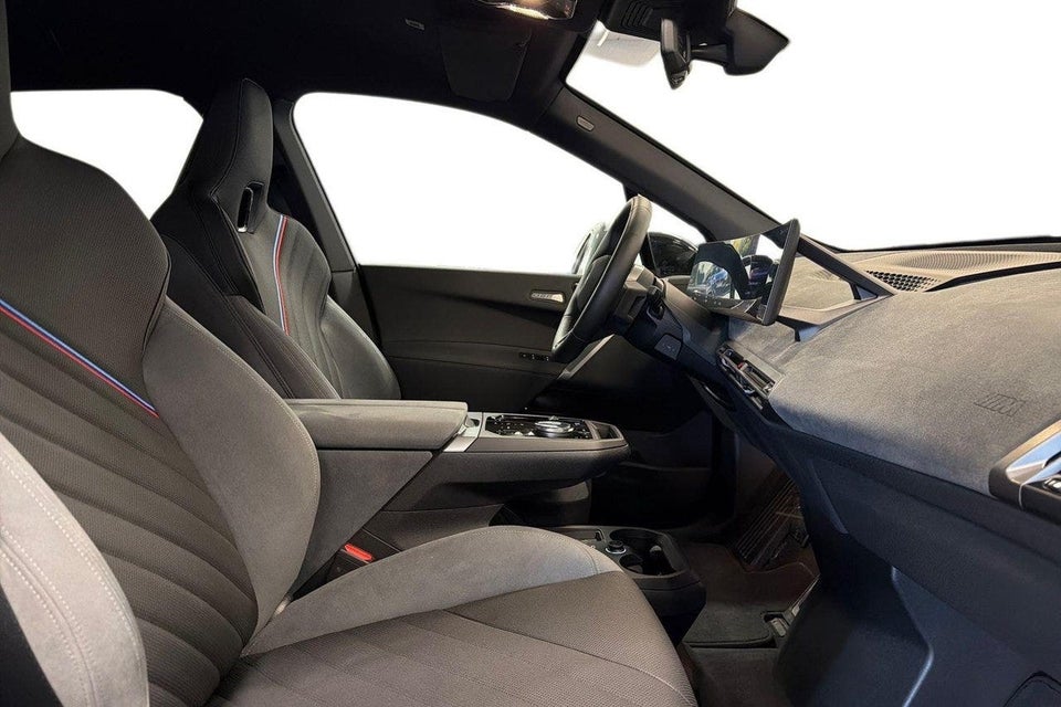 BMW iX xDrive60 Fully Charged 5d