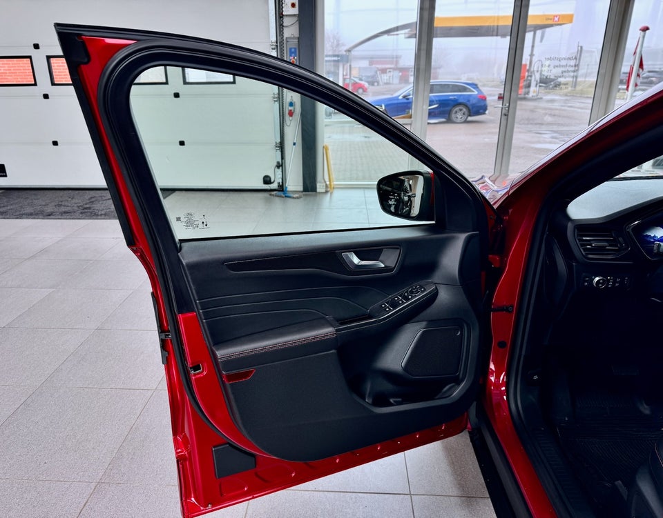 Ford Kuga 2,5 PHEV ST-Line X CVT 5d