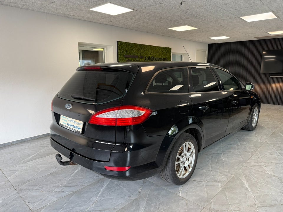 Ford Mondeo 2,0 145 Ambiente stc. 5d