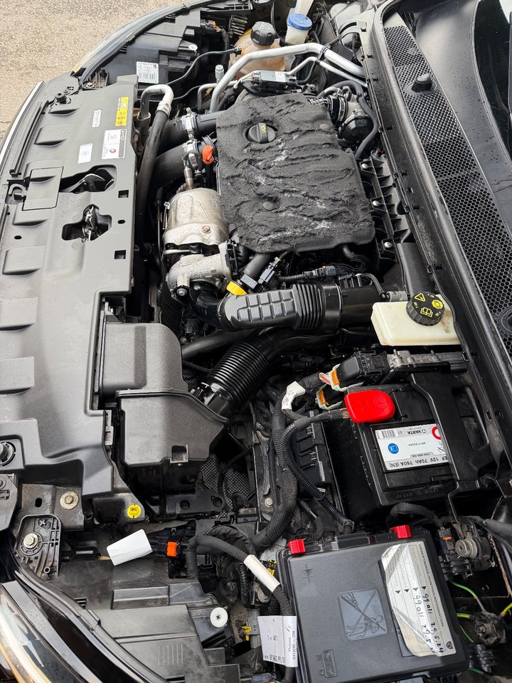 Peugeot 308 1,5 BlueHDi 130 Prestige Sky 5d