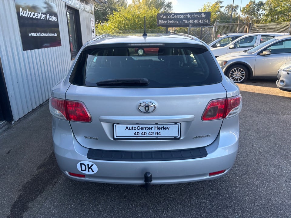 Toyota Avensis 1,8 VVT-i T2 stc. 5d