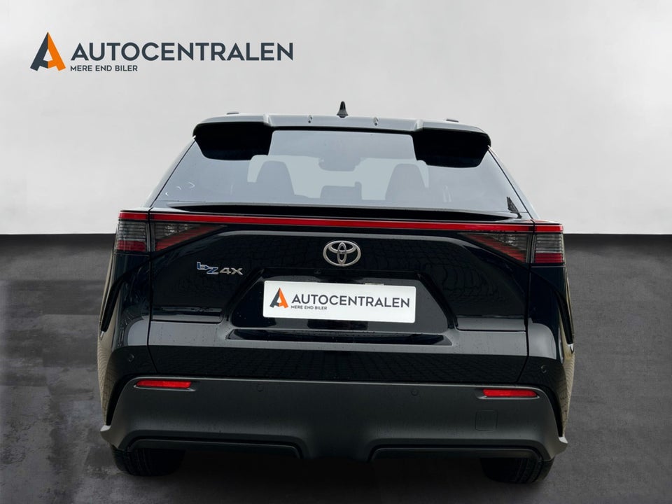 Toyota bZ4X Business+ 5d