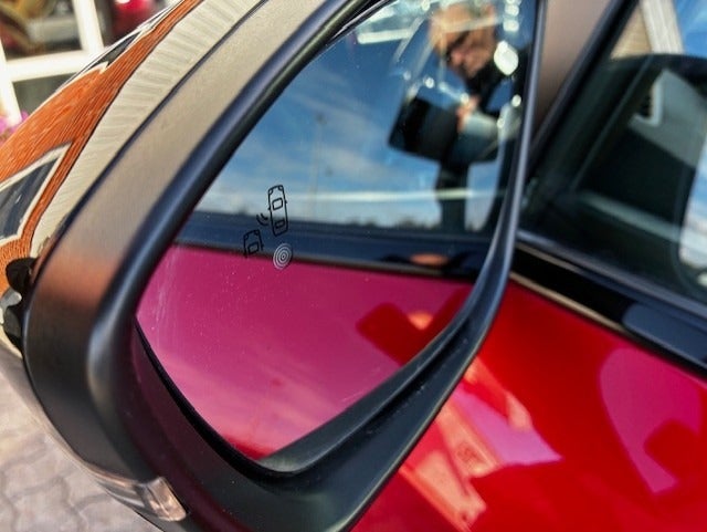 Peugeot e-208 50 GT 5d