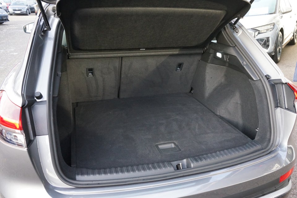 Audi Q4 e-tron 40 S-line 5d