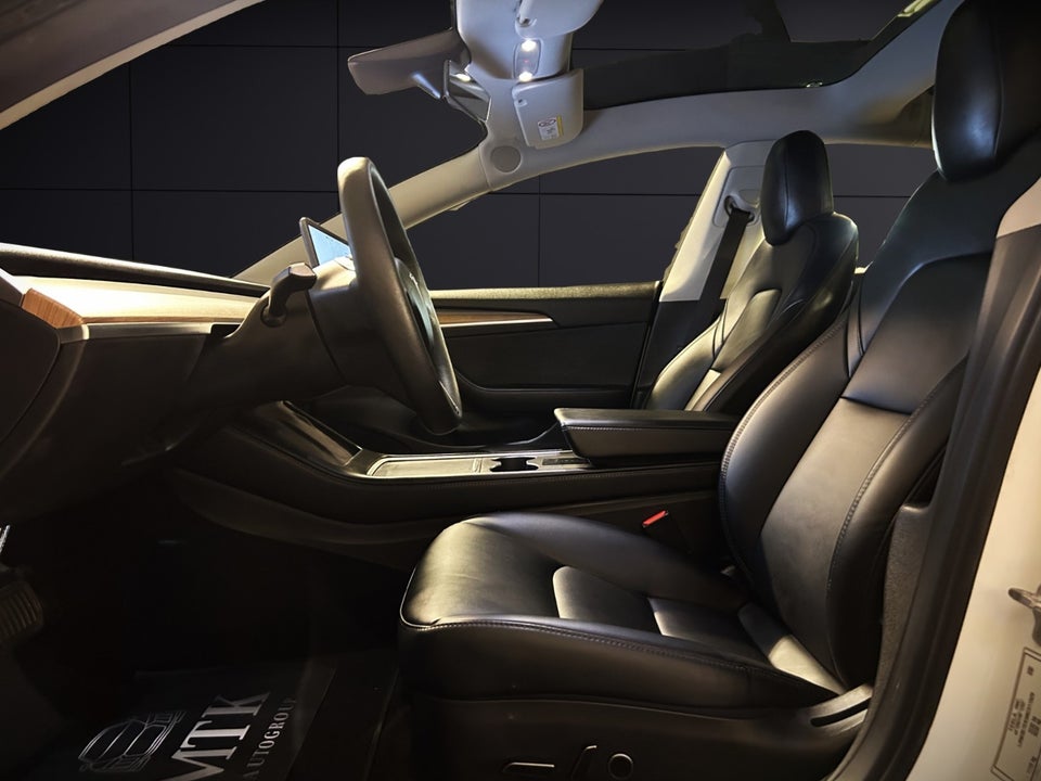 Tesla Model 3 Long Range AWD 4d