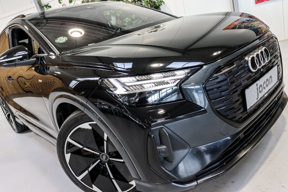 Audi Q4 e-tron 40 S-line 5d