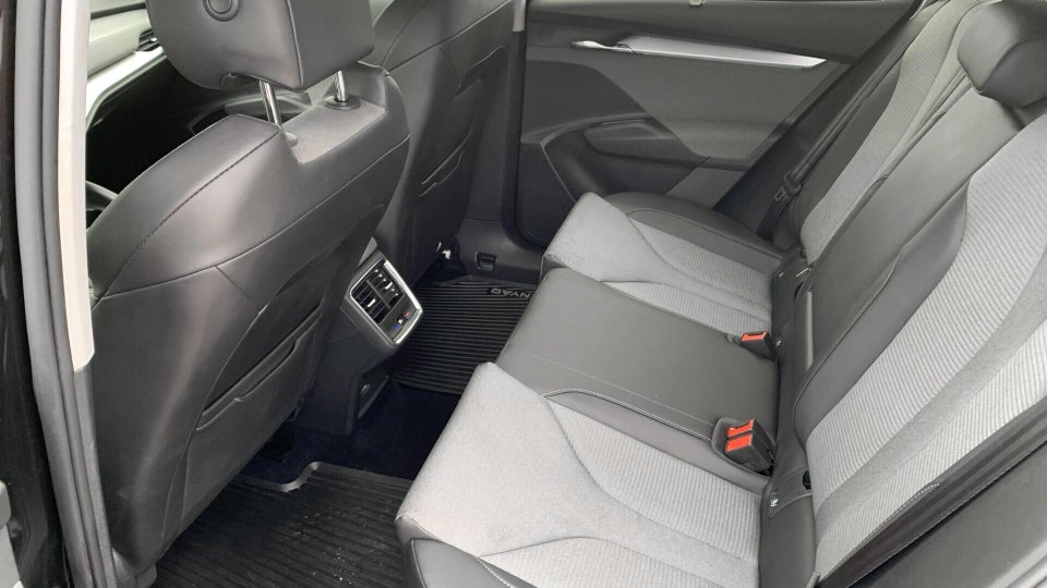 Skoda Enyaq 80 iV Premium 5d