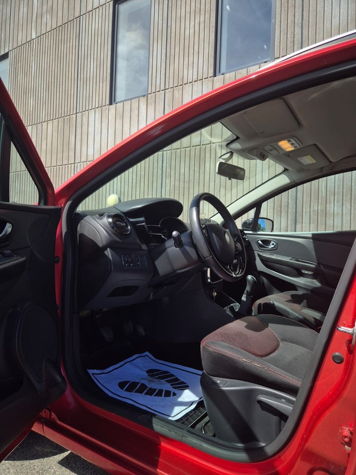 Renault Clio IV 1,2 16V Expression Sport Tourer 5d