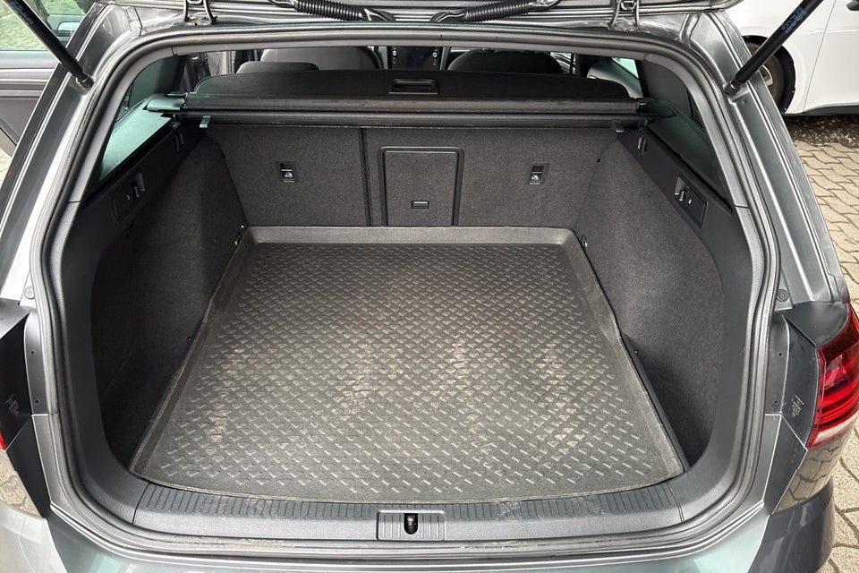 VW Golf VII 1,5 TSi 150 R-line Variant DSG 5d