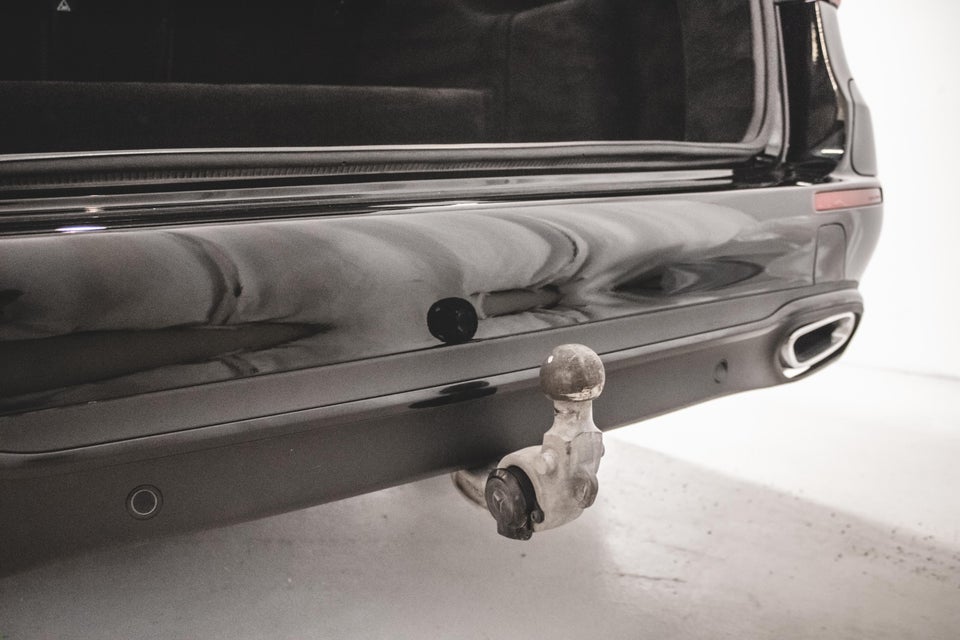 Mercedes E300 de 2,0 Advantage stc. aut. 5d