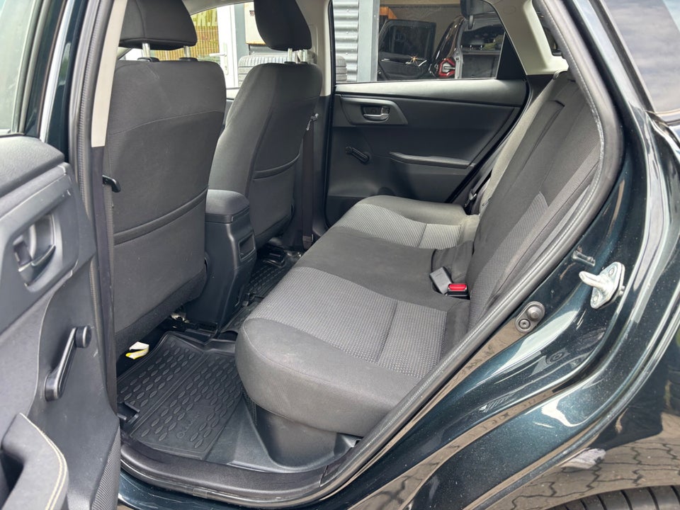 Toyota Auris 1,8 Hybrid H2 CVT 5d