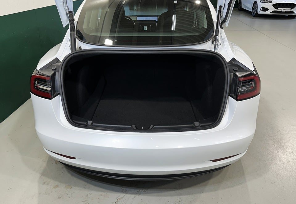 Tesla Model 3 RWD 4d