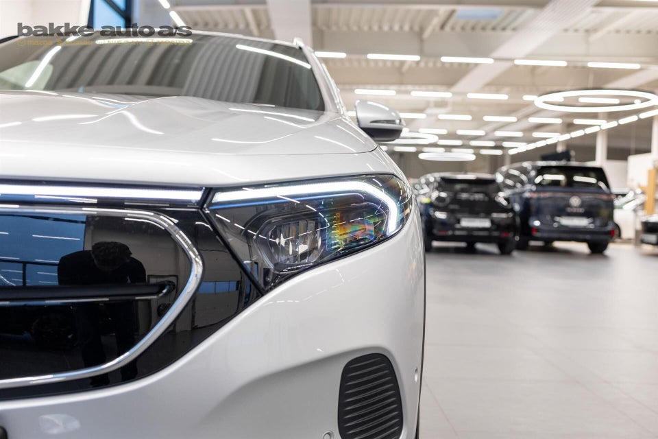 Mercedes EQA300 Progressive 4Matic 5d