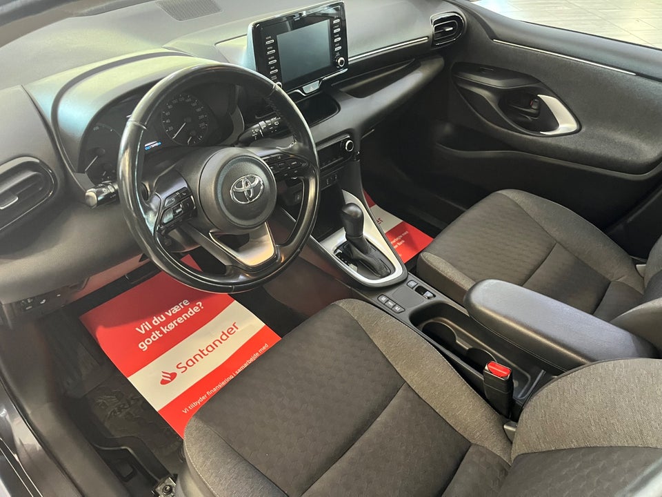 Toyota Yaris 1,5 Hybrid H1 e-CVT 5d