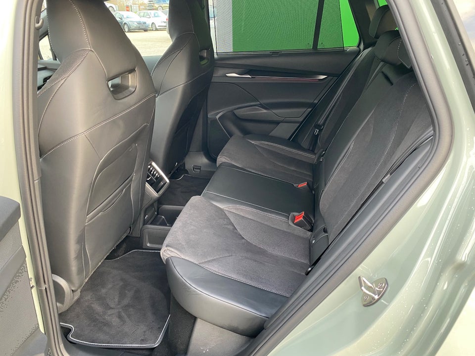 Skoda Elroq 60 iV Sportline 5d