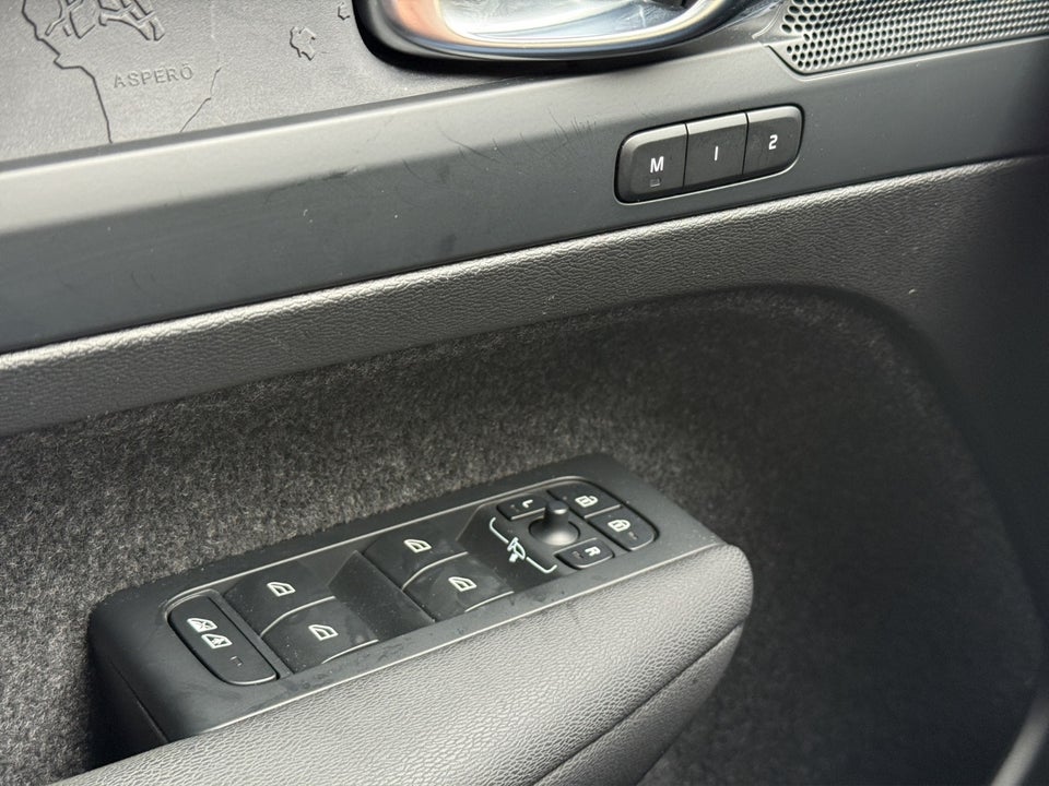 Volvo XC40 P6 ReCharge Plus 5d