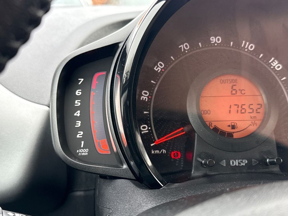 Toyota Aygo 1,0 VVT-i x-press 5d