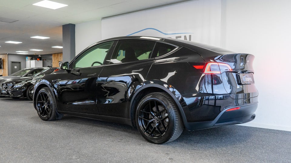 Tesla Model Y Long Range AWD 5d