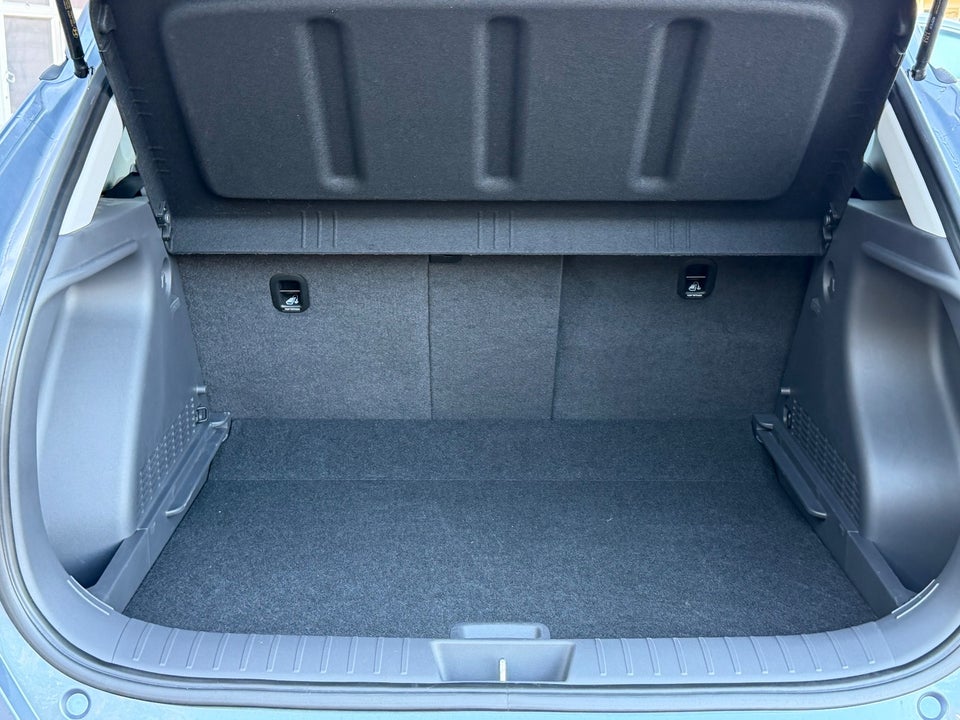 Hyundai Kona 48 EV Essential 5d