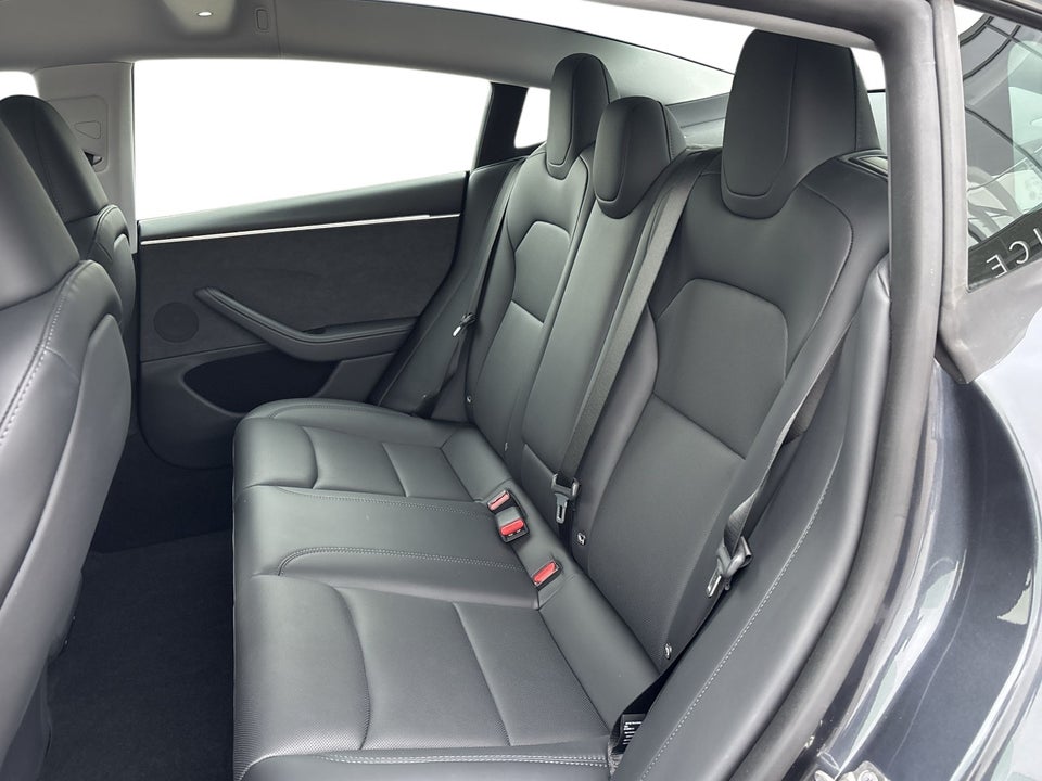 Tesla Model 3 Long Range AWD 4d